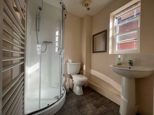 Ensuite- click for photo gallery
